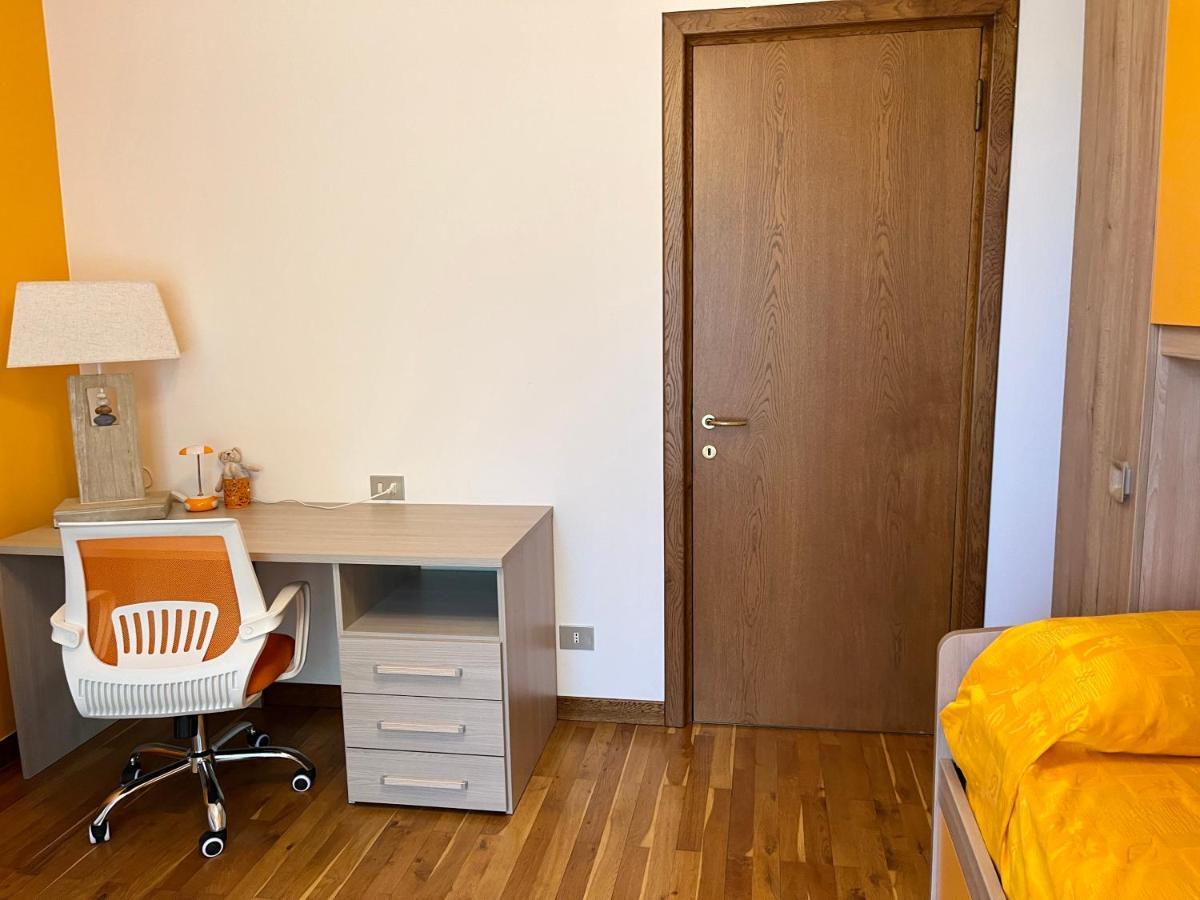 Lukas Home Con Il Cuore Appartamento 3 Camere Al Piano Terra E Appartamento 1 Camera In Taverna Мероне Экстерьер фото