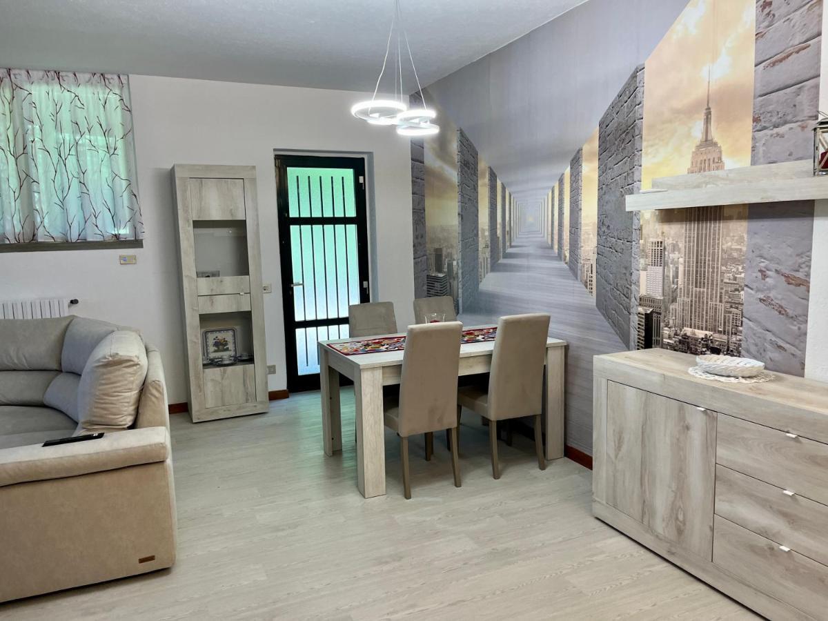 Lukas Home Con Il Cuore Appartamento 3 Camere Al Piano Terra E Appartamento 1 Camera In Taverna Мероне Экстерьер фото