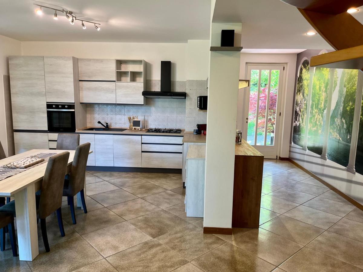 Lukas Home Con Il Cuore Appartamento 3 Camere Al Piano Terra E Appartamento 1 Camera In Taverna Мероне Экстерьер фото