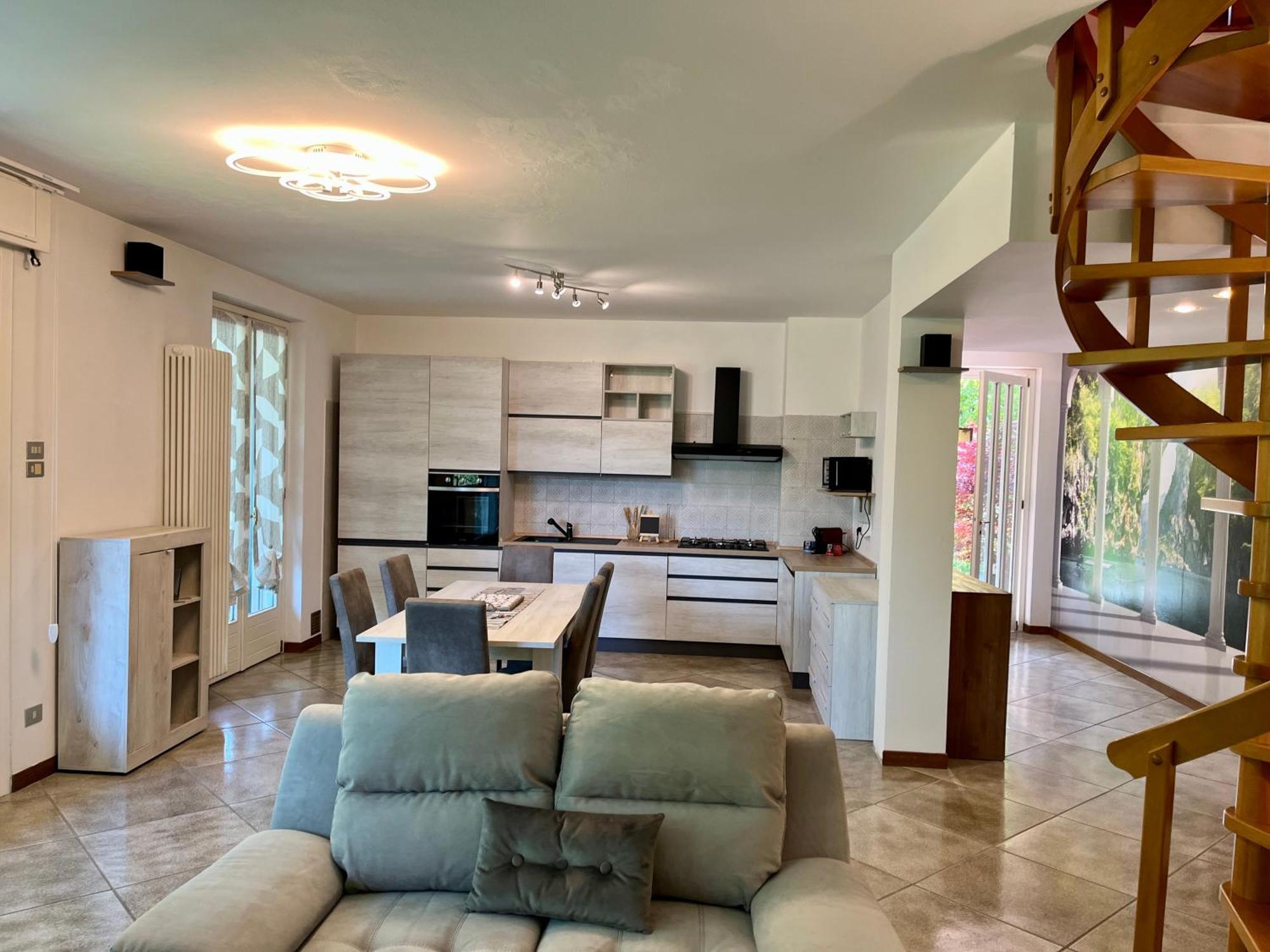 Lukas Home Con Il Cuore Appartamento 3 Camere Al Piano Terra E Appartamento 1 Camera In Taverna Мероне Экстерьер фото
