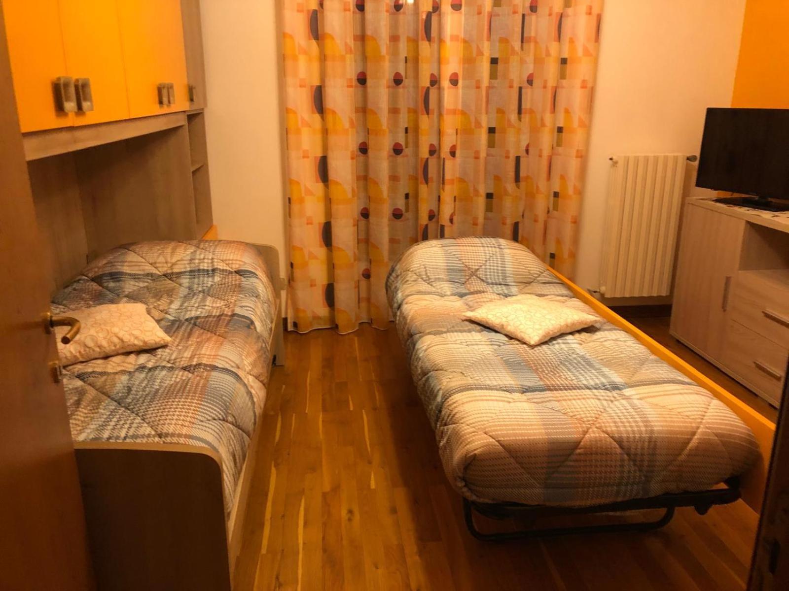 Lukas Home Con Il Cuore Appartamento 3 Camere Al Piano Terra E Appartamento 1 Camera In Taverna Мероне Экстерьер фото